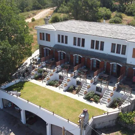 Smaragdi Luxury *