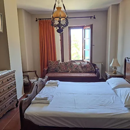 Smaragdi Luxury *