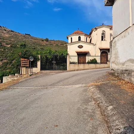 Smaragdi Luxury Skala Sotiros