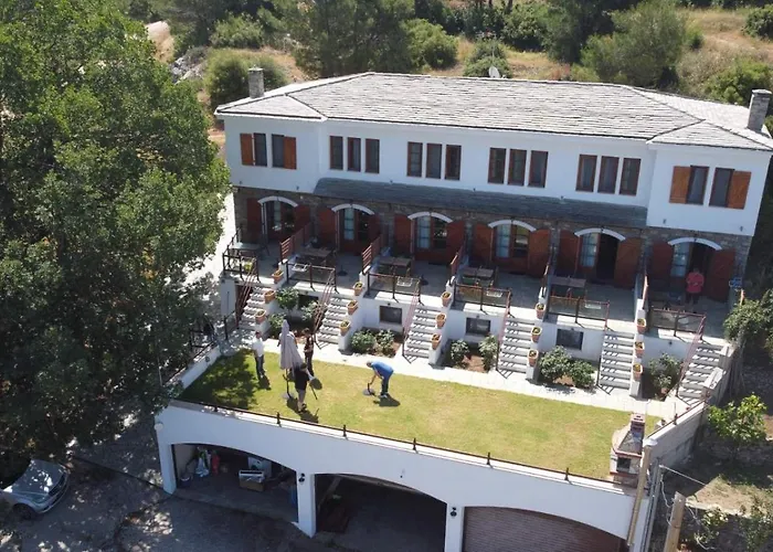 Smaragdi Luxury * スカラ・ソティロス